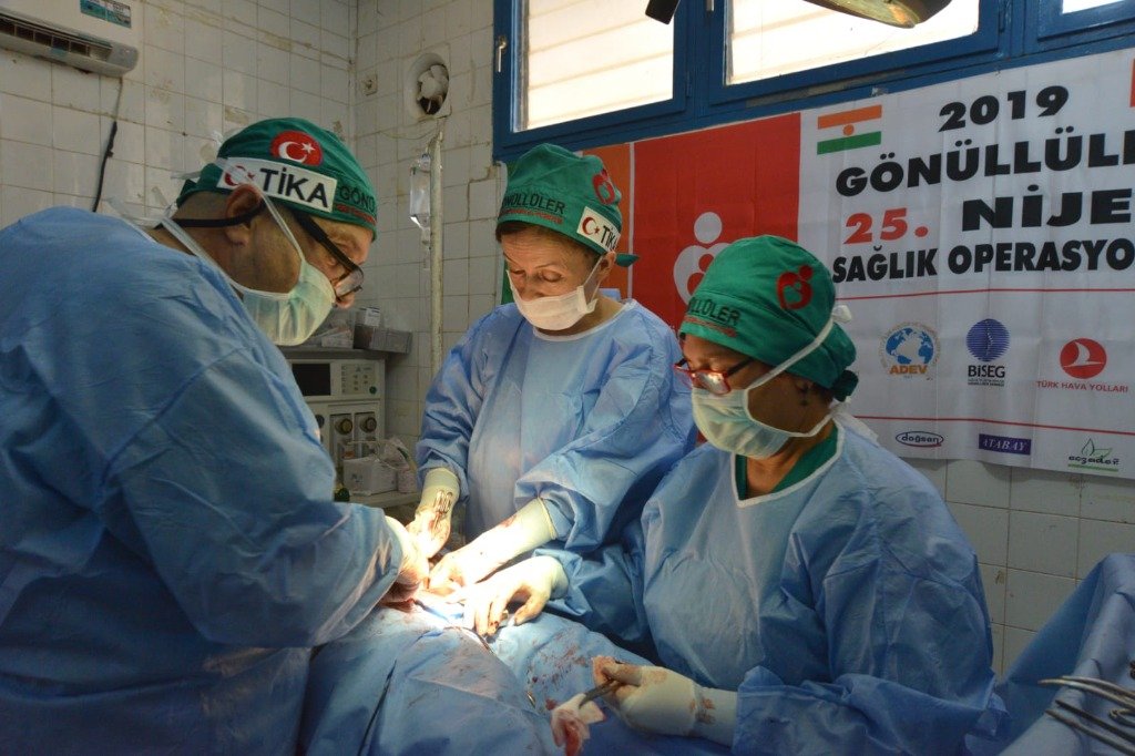 Op. Dr. Belgin Harzadın - Nijer Sağlık Operasyonu & Cerrahi Görev